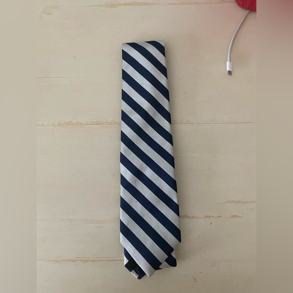 Brooks Brothers Classic Navy and Silver Striped Tie